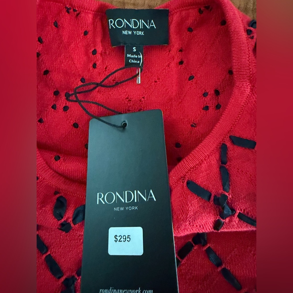 Red blouse - Picture 7 of 13